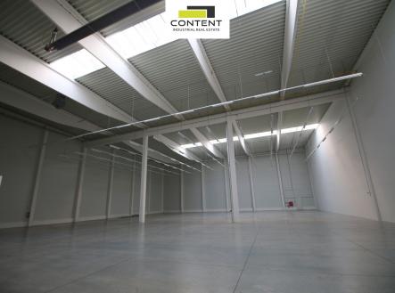 Pronájem - skladovací prostor, 750 m²