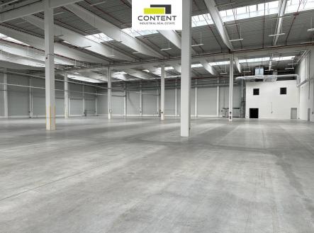 Pronájem - skladovací prostor, 8 413 m²