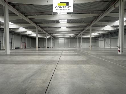 Pronájem - skladovací prostor, 8 413 m²