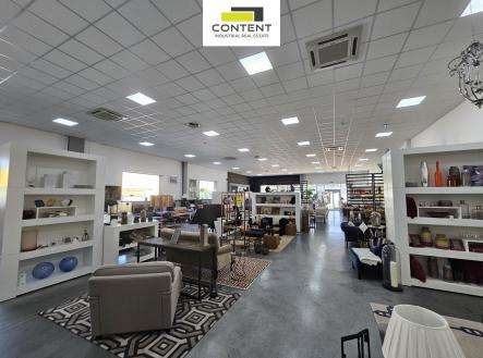 Pronájem - skladovací prostor, 961 m²