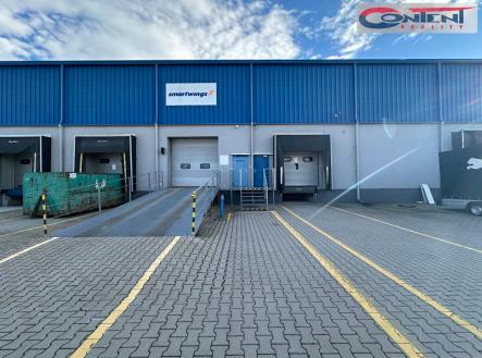 Pronájem - skladovací prostor, 529 m²