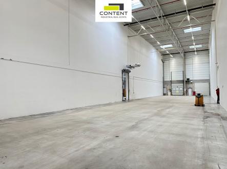 Pronájem - skladovací prostor, 550 m²