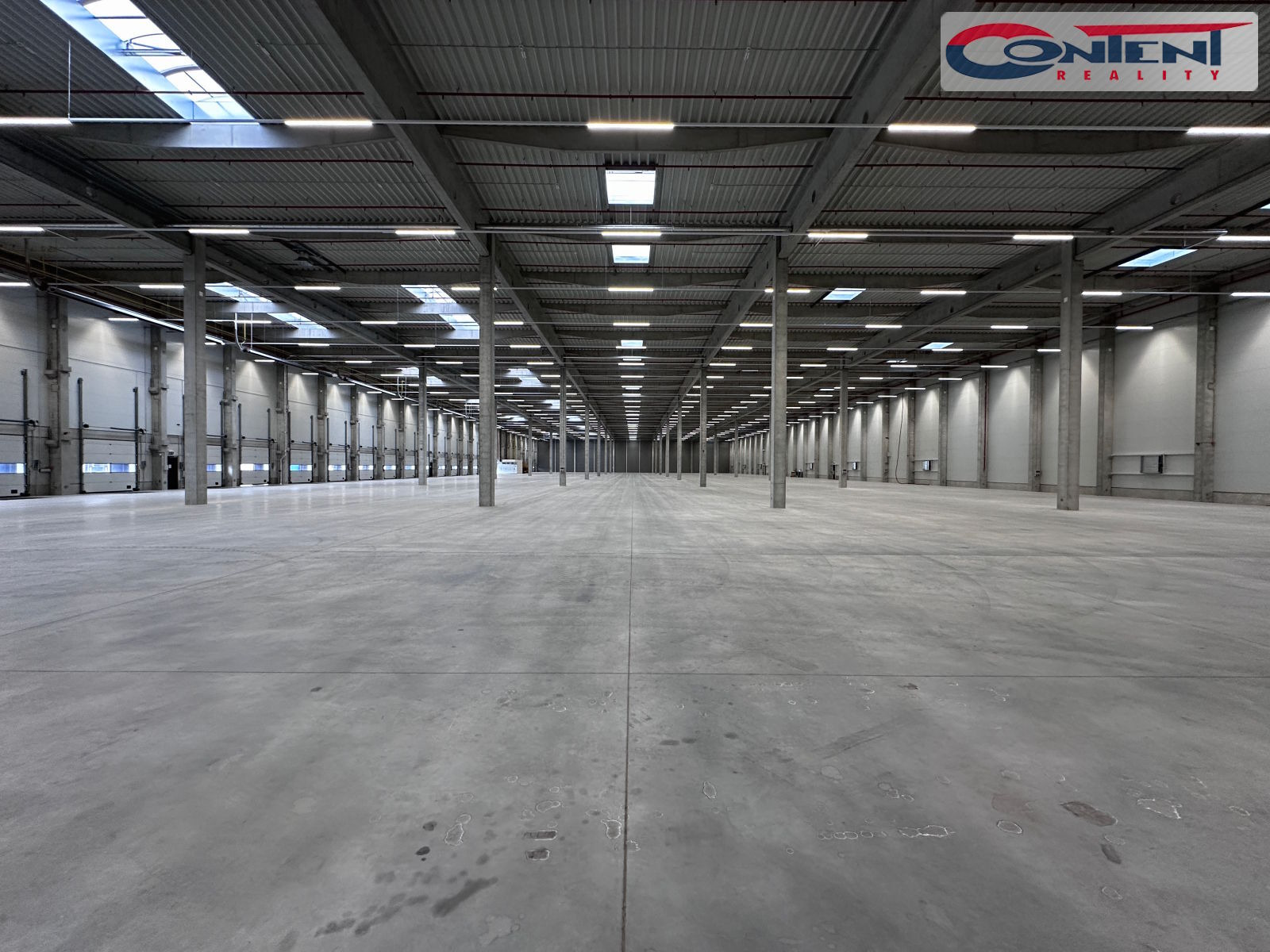 Pronájem skladu / výrobních prostor 12.000 m², Pardubice