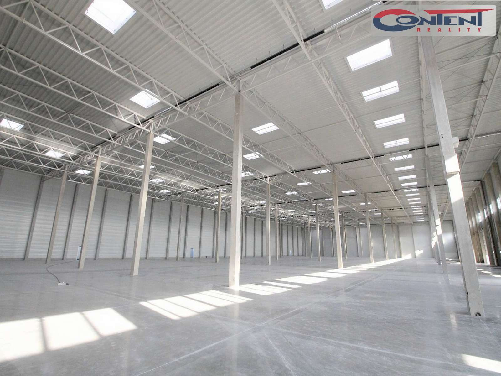 Pronájem prodejního skladu, výrobních prostor 1.500 m², Tábor, D3