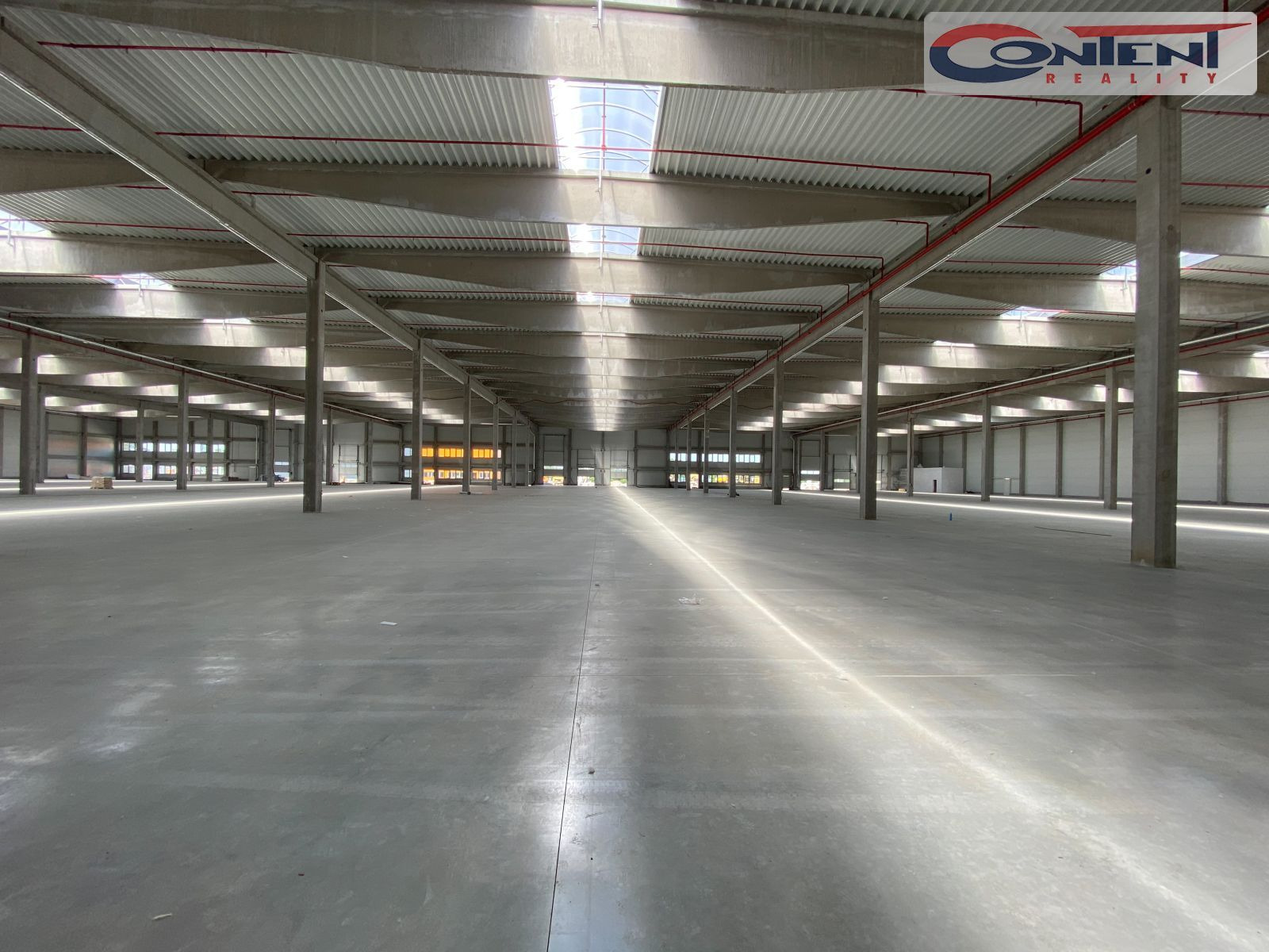 Pronájem skladu, výrobních prostor 8.000 m², Příšovice, D10