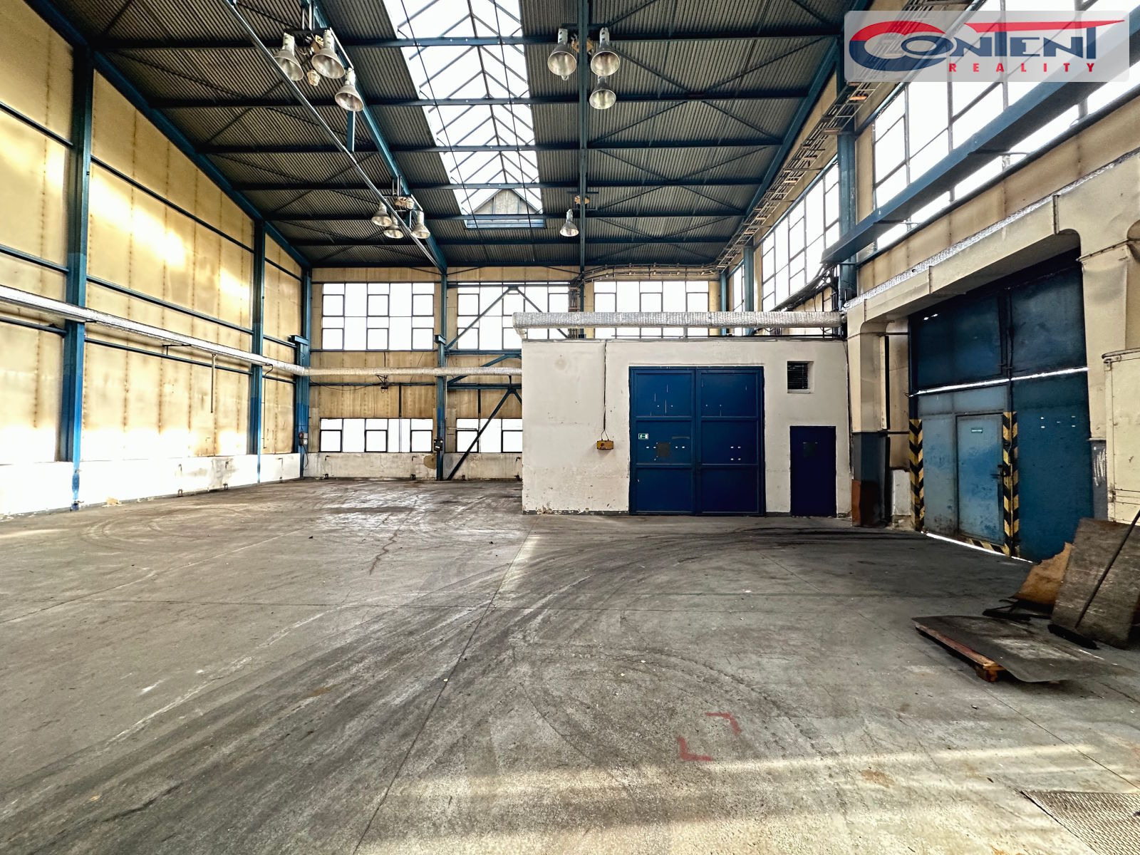 Pronájem skladu, výrobních prostor 2.050 m², Příbram