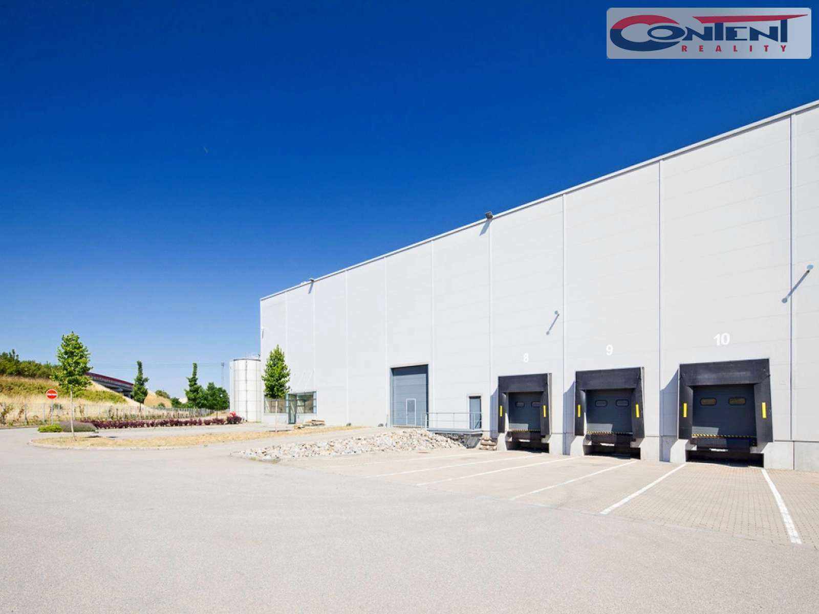 Pronájem skladu nebo výrobních prostor 3.500 m², Zákupy
