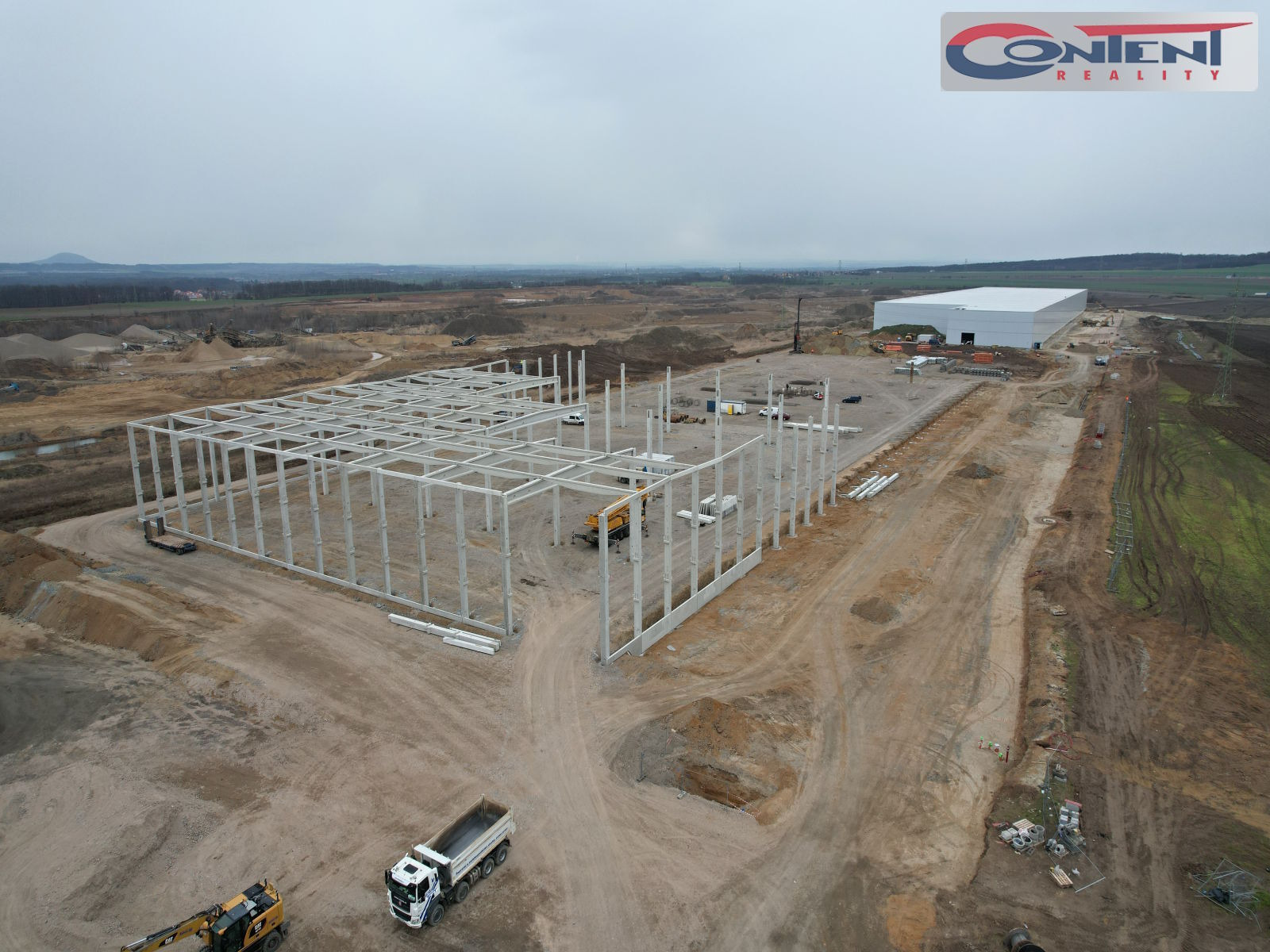 Pronájem skladu, výrobních prostor 2.000 m², Kozomín D8