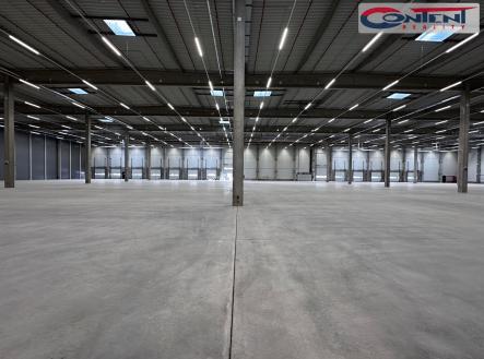 Pronájem - skladovací prostor, 2 500 m²