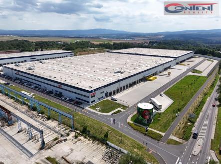 Pronájem - skladovací prostor, 5 000 m²