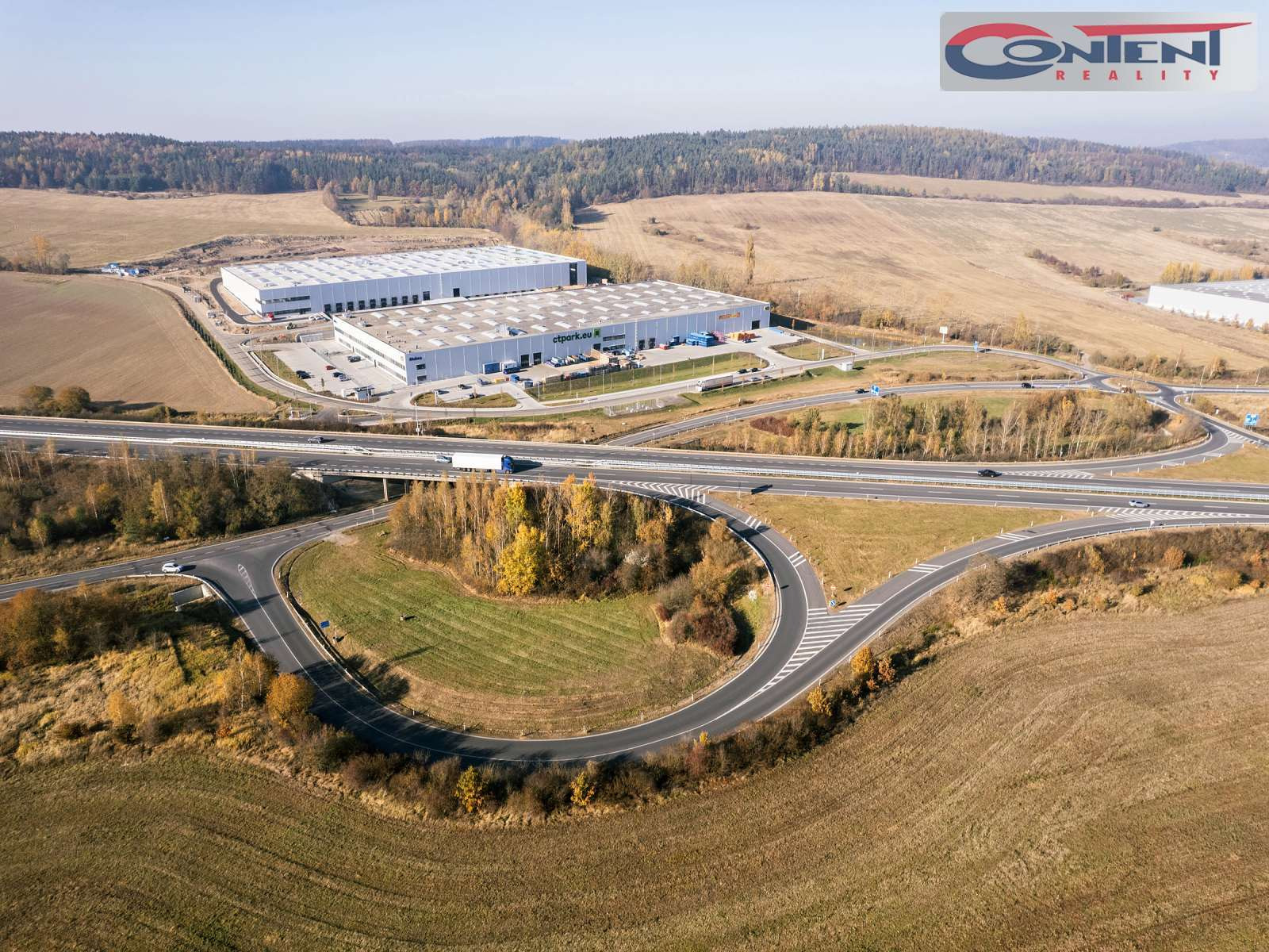 Pronájem skladu, výrobních prostor 10.000 m², Cerhovice, D5