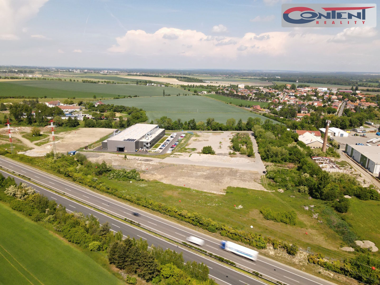 Prodej stavebního pozemku s UR 11.529 m², Mochov