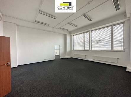 Pronájem - kanceláře, 351 m²
