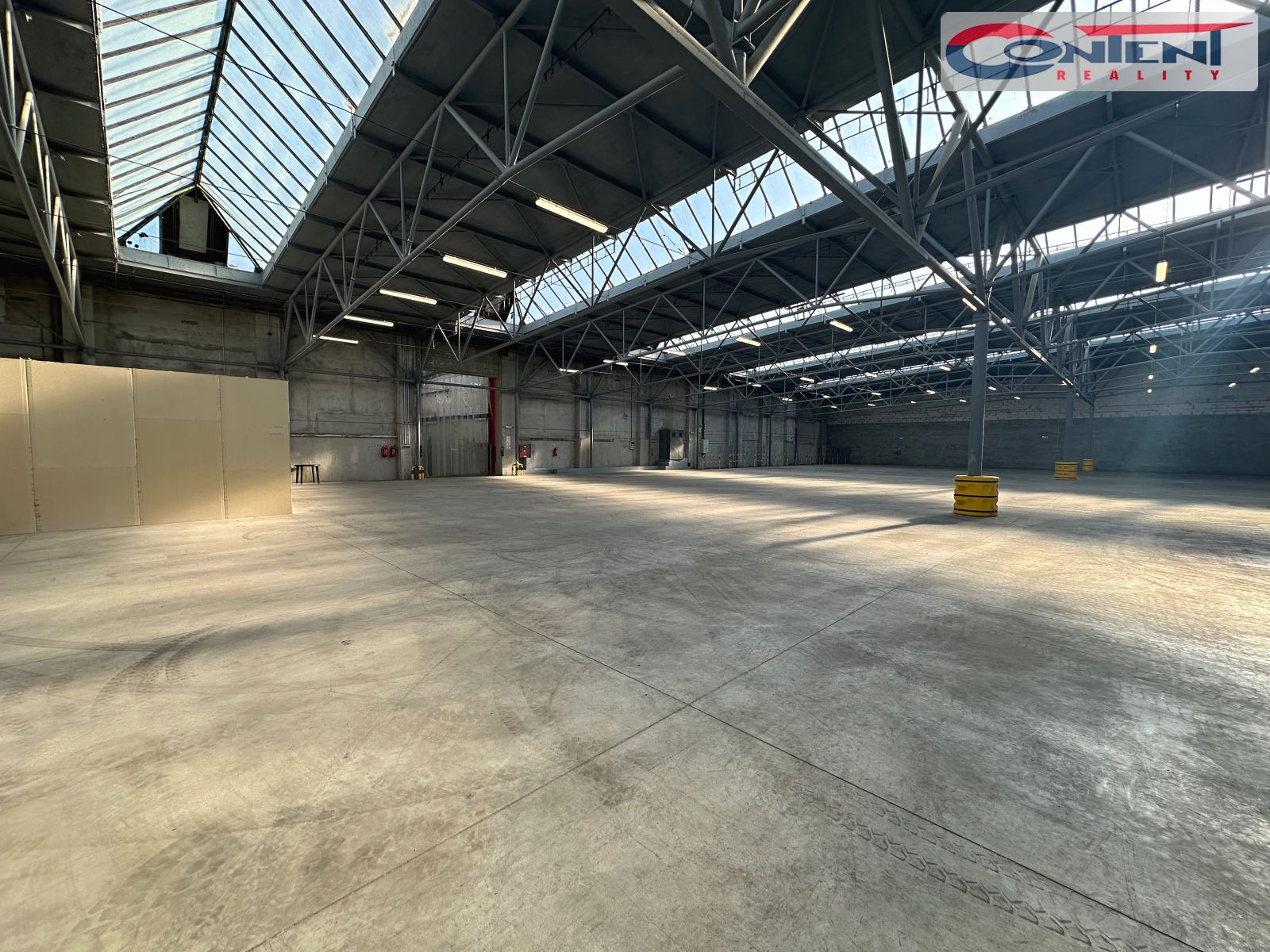 Pronájem skladu, výrobních prostor 2.000 m², Žatec