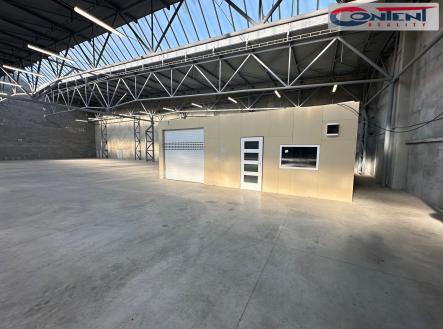 Pronájem - skladovací prostor, 8 000 m²