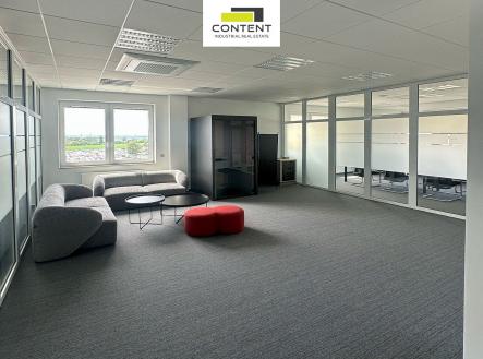 Pronájem - kanceláře, 258 m²