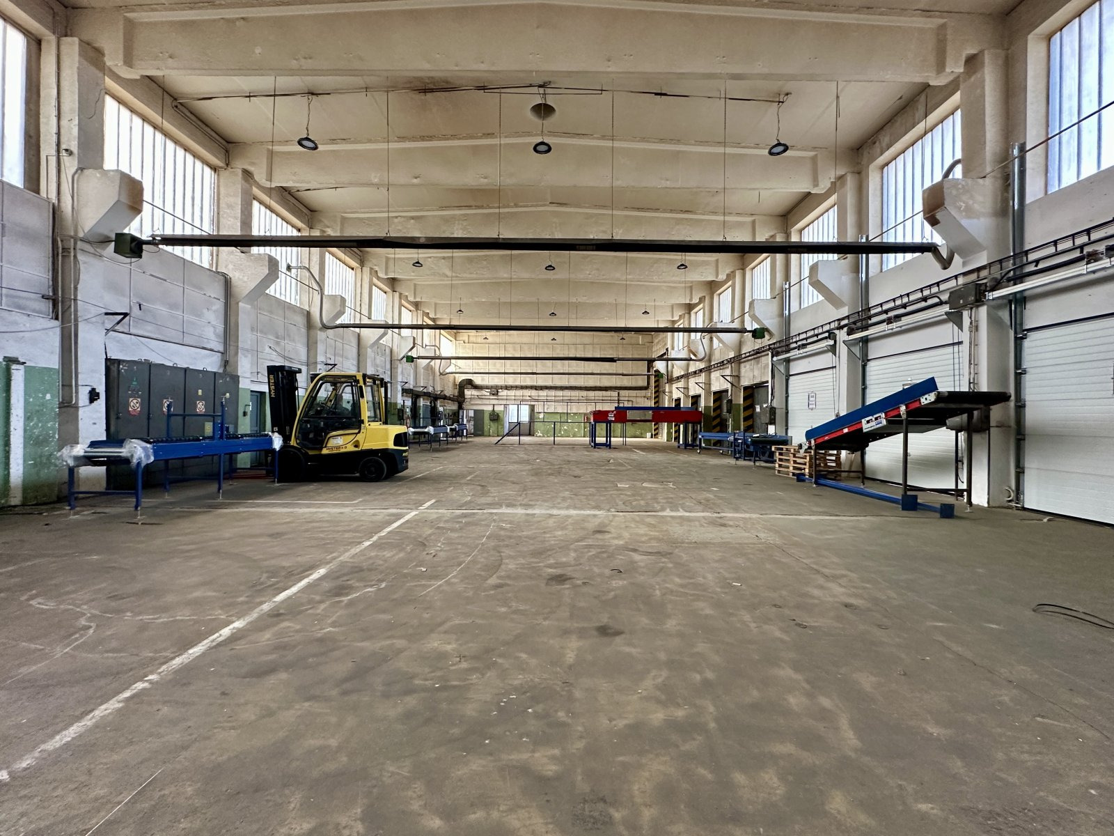 Pronájem skladu, výrobních prostor 903 m², Teplice - Žalany, D8