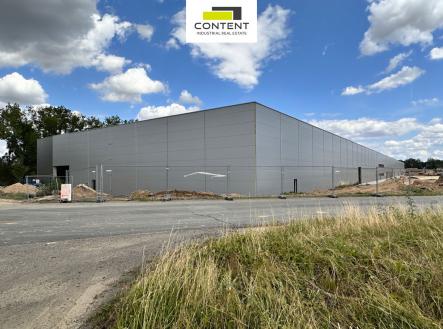 Pronájem - skladovací prostor, 8 000 m²