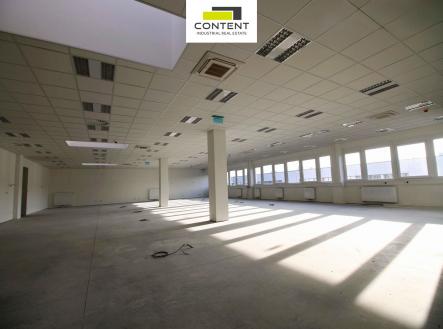 Pronájem - skladovací prostor, 8 000 m²