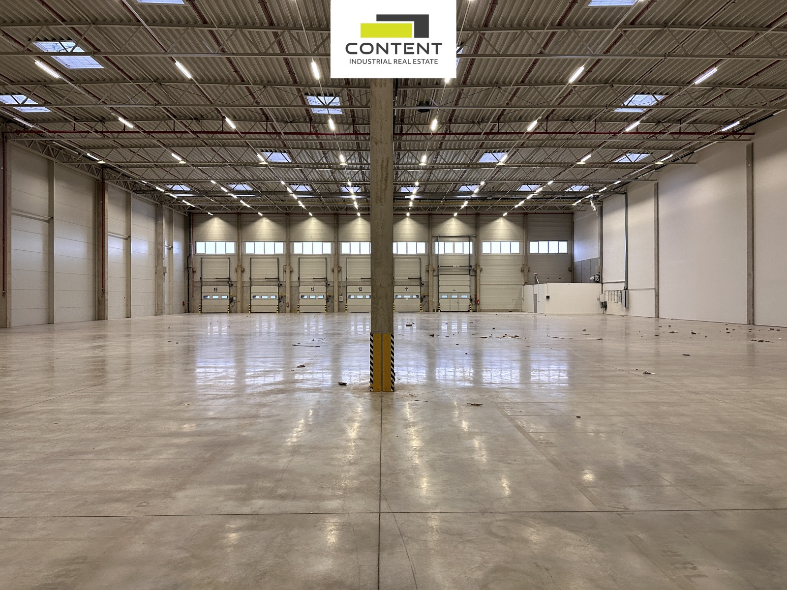 Pronájem skladu, výrobních prostor 16.000 m², Hostivice, D6