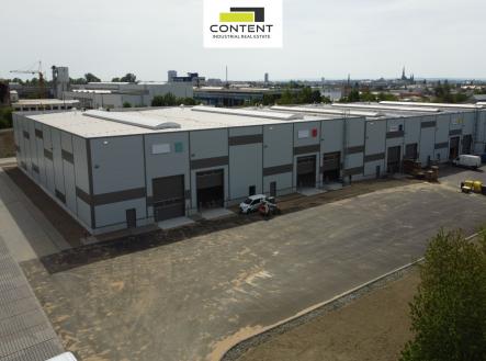 Pronájem - skladovací prostor, 661 m²