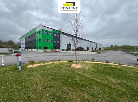Pronájem - skladovací prostor, 900 m²