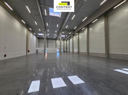 Pronájem - skladovací prostor, 874 m²