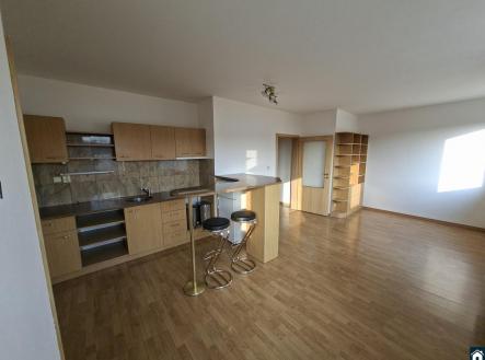 20260310_162533.jpg | Pronájem bytu, 1+kk, 33 m²