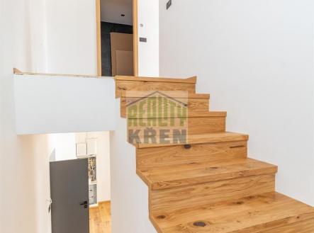 schodiště | Prodej bytu, 3+kk, 102 m²