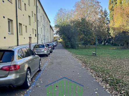 Ulice z vnitrobloku | Prodej bytu, 2+1, 55 m²