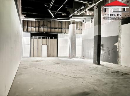 Pronájem - obchodní prostor, 146 m²
