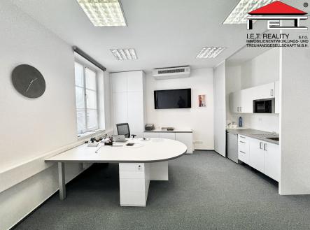 2 | Pronájem - kanceláře, 32 m²