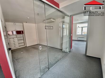 Pronájem - kanceláře, 510 m²