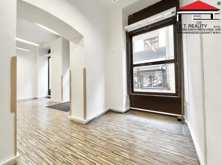 4 | Pronájem - obchodní prostor, 106 m²