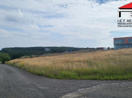 Prodej - pozemek pro komerční výstavbu, 4 261 m² obrázek