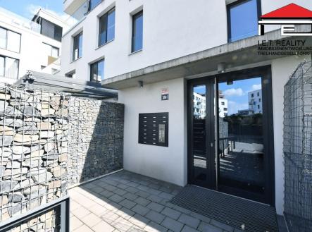 a27Eh8liS5-HAz0U9nKy2A | Prodej bytu, 4+kk, 111 m²