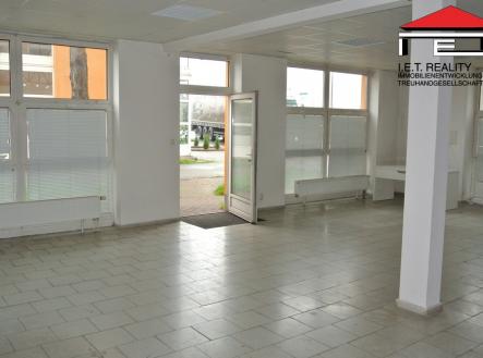 8 | Pronájem - obchodní prostor, 65 m²