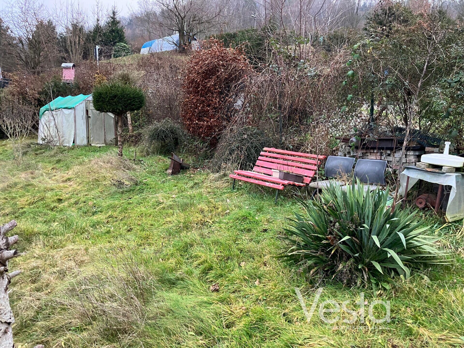 Slunná zahrada s hezkým výhledem, 1 840 m2