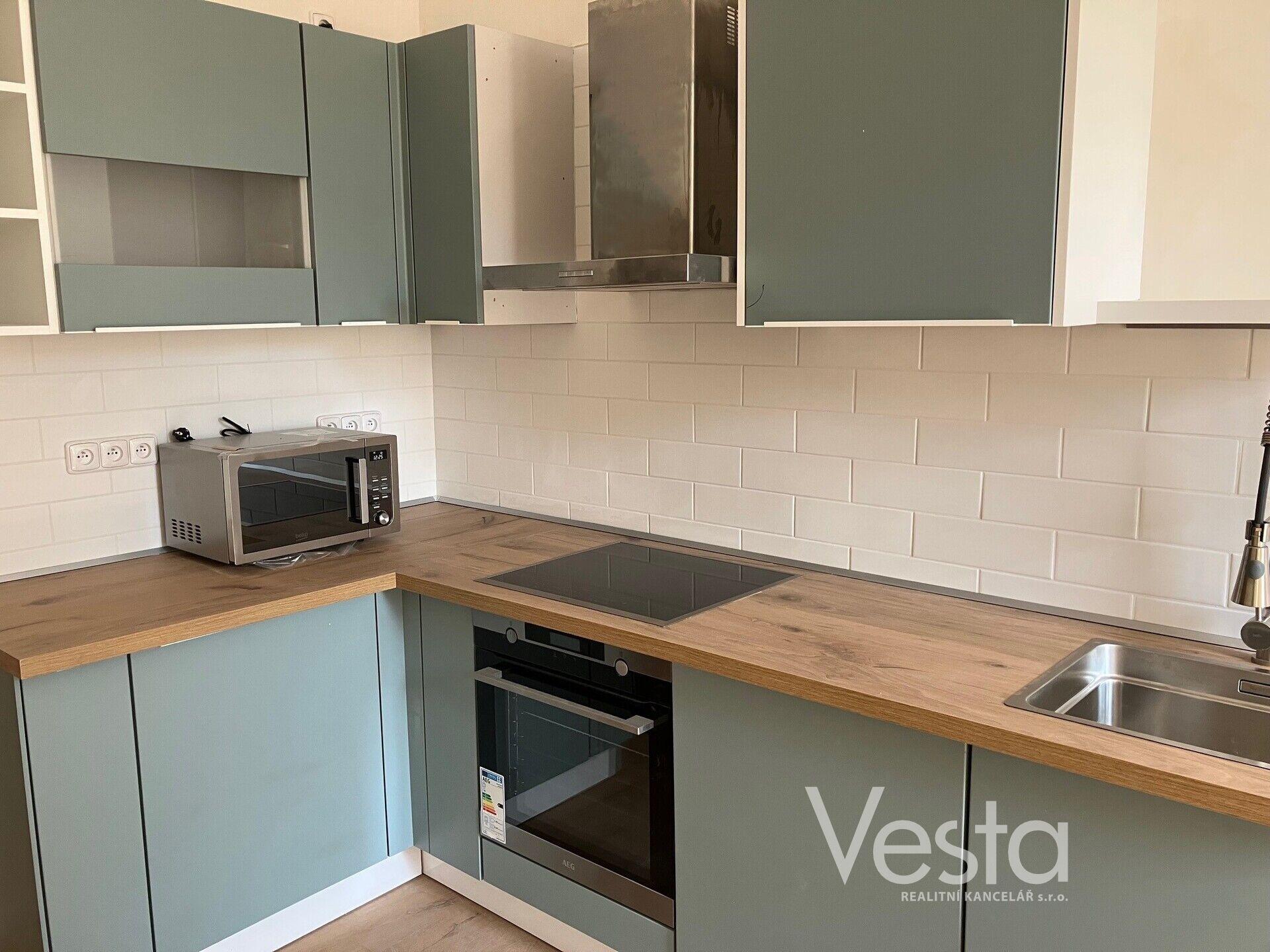 Krásný byt 1+1 s parkováním v centru Děčína I