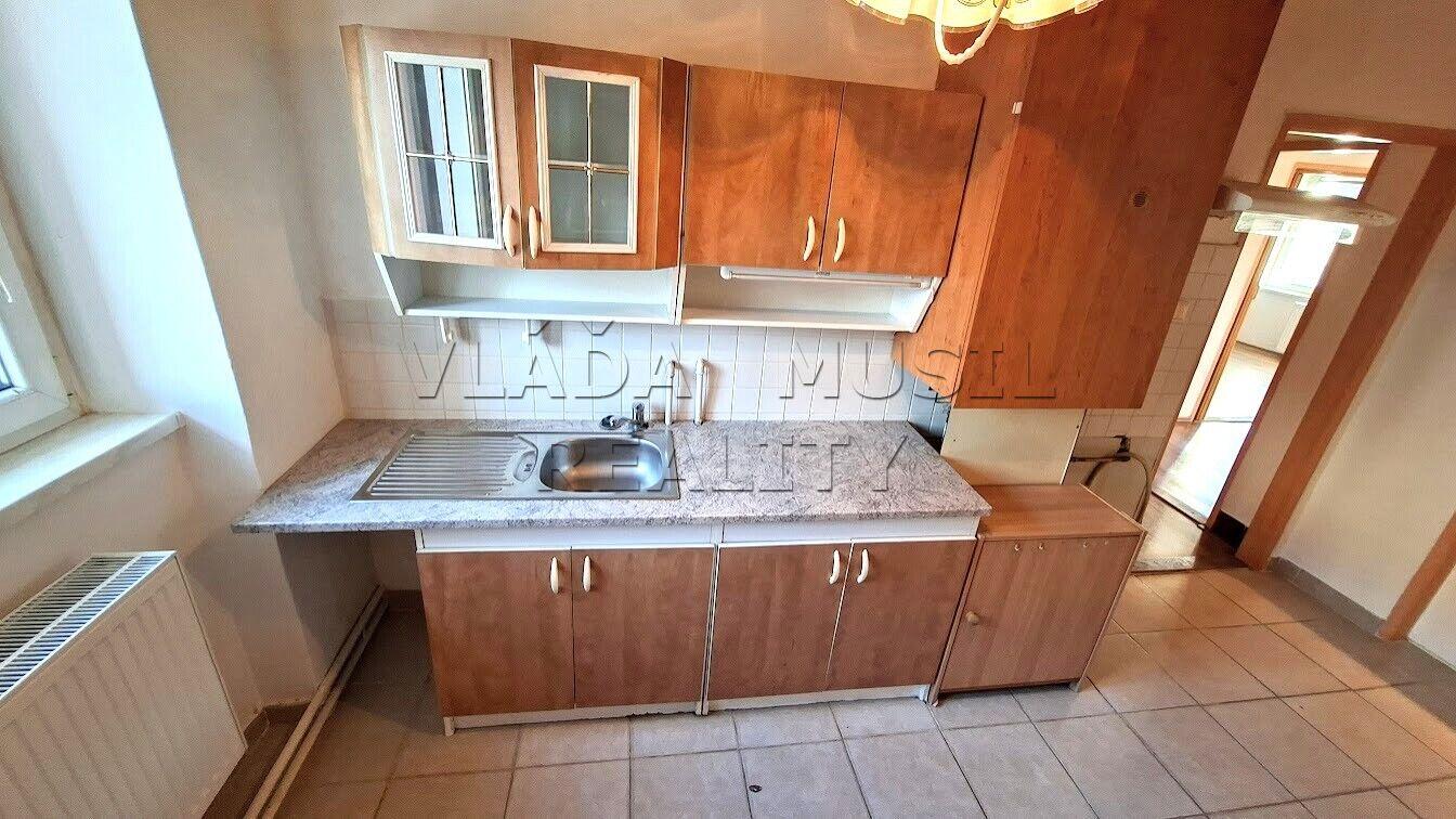 Prodej bytu 2+1/B, Třída Míru, Beroun, OV.