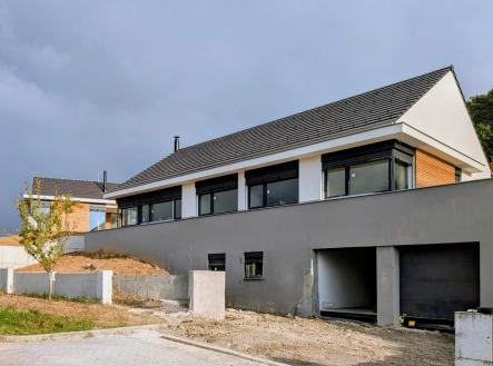 Prodej - dům/vila, 210 m² obrázek