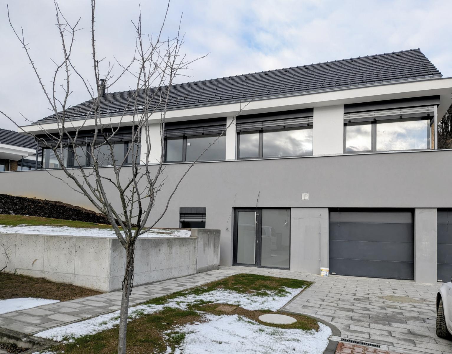 PXL_20251127_125417773.MP~2 a.jpg