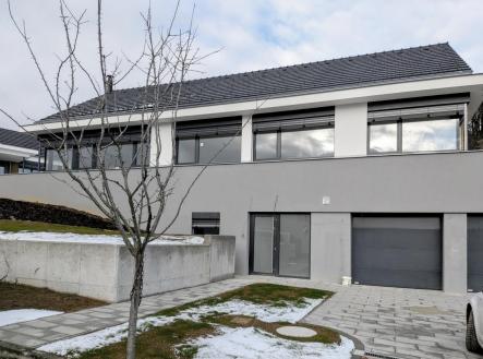 PXL_20251127_125417773.MP~2 a.jpg | Prodej - dům/vila, 210 m²