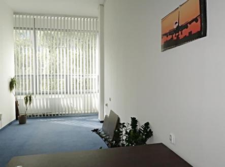 Pronájem - kanceláře, 43 m²