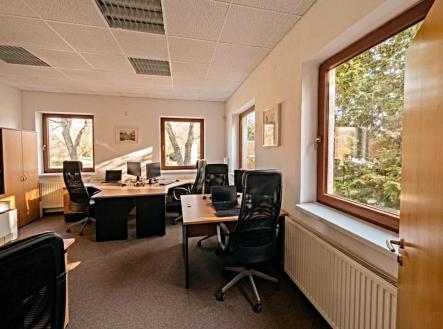 Gemini_Generated_Image_lcq3o1lcq3o1lcq3.jpg | Prodej - nájemní dům, 1 140 m²