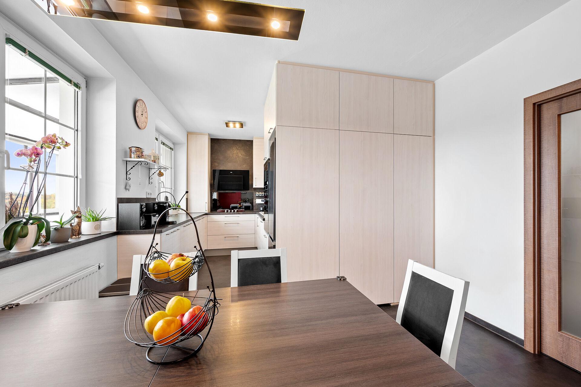 Prodej bytu 4+kk s jídelnou a terasou 129,9 m² + gar. stání + sklepní kóje, Vyhlídka, Brno - Lesná