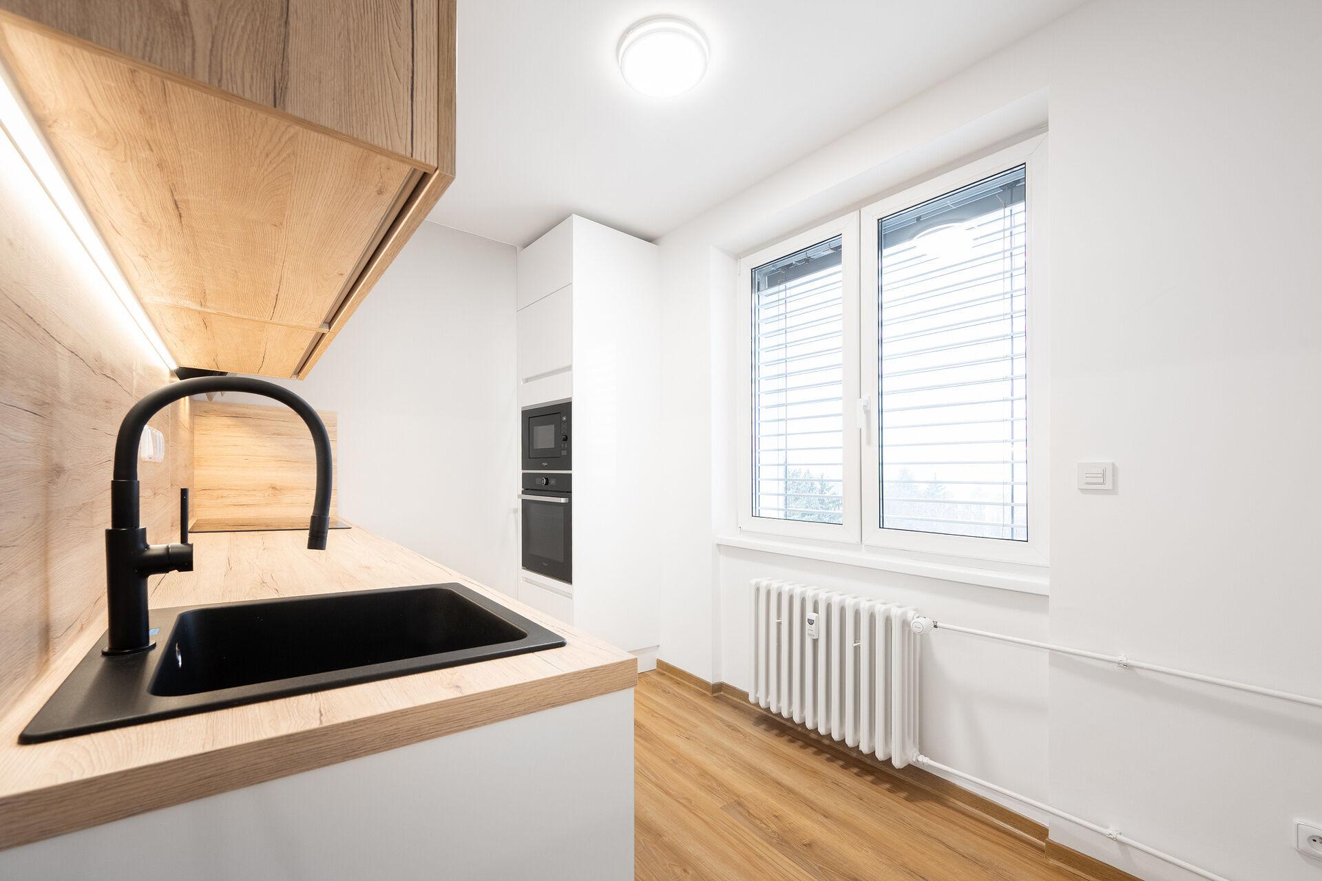 Prodej bytu 1+1 s balonem 38 m², Svatopluka Čecha, Královo Pole