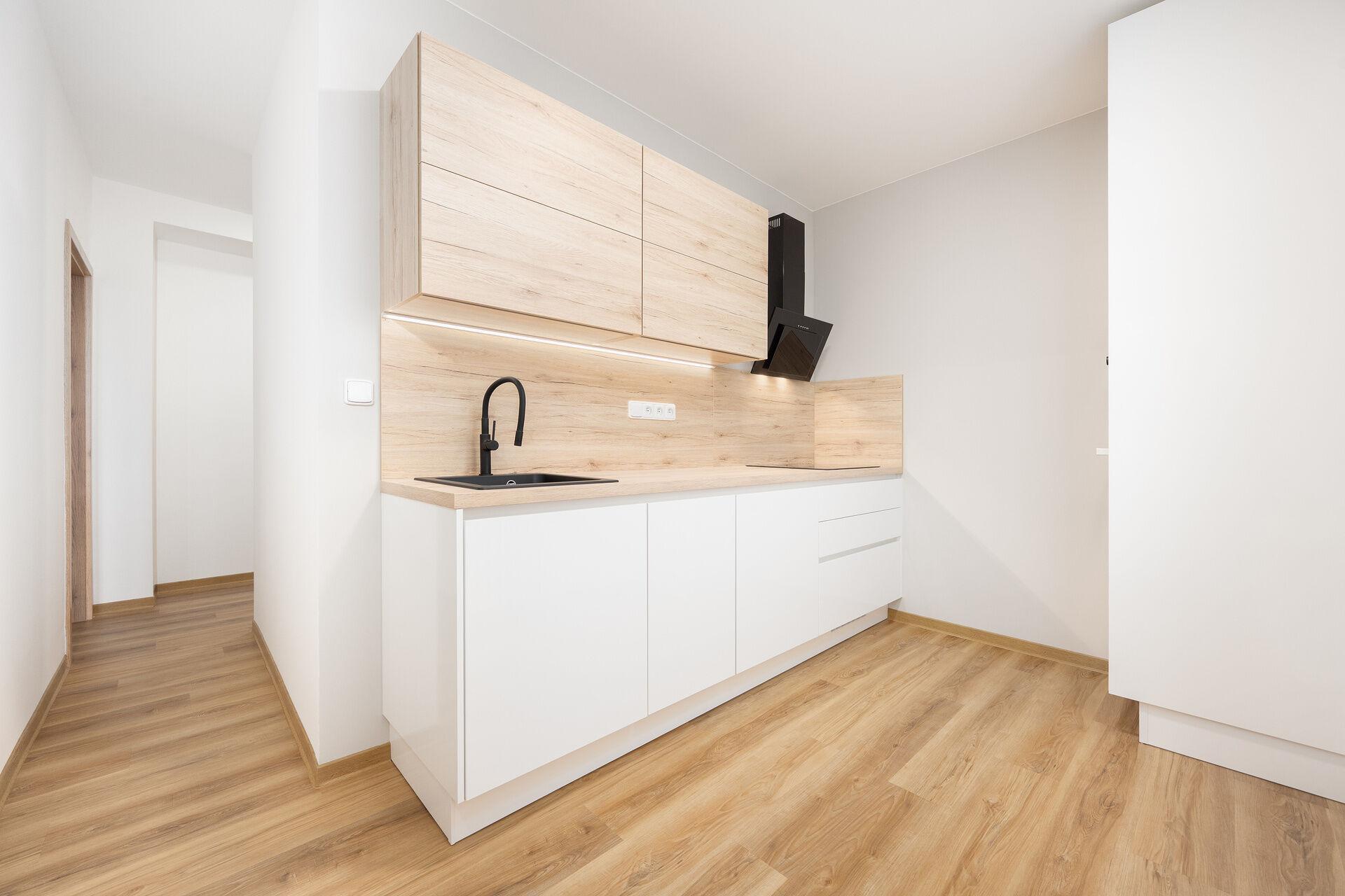 Prodej bytu 1+1 s balonem 38 m², Svatopluka Čecha, Královo Pole