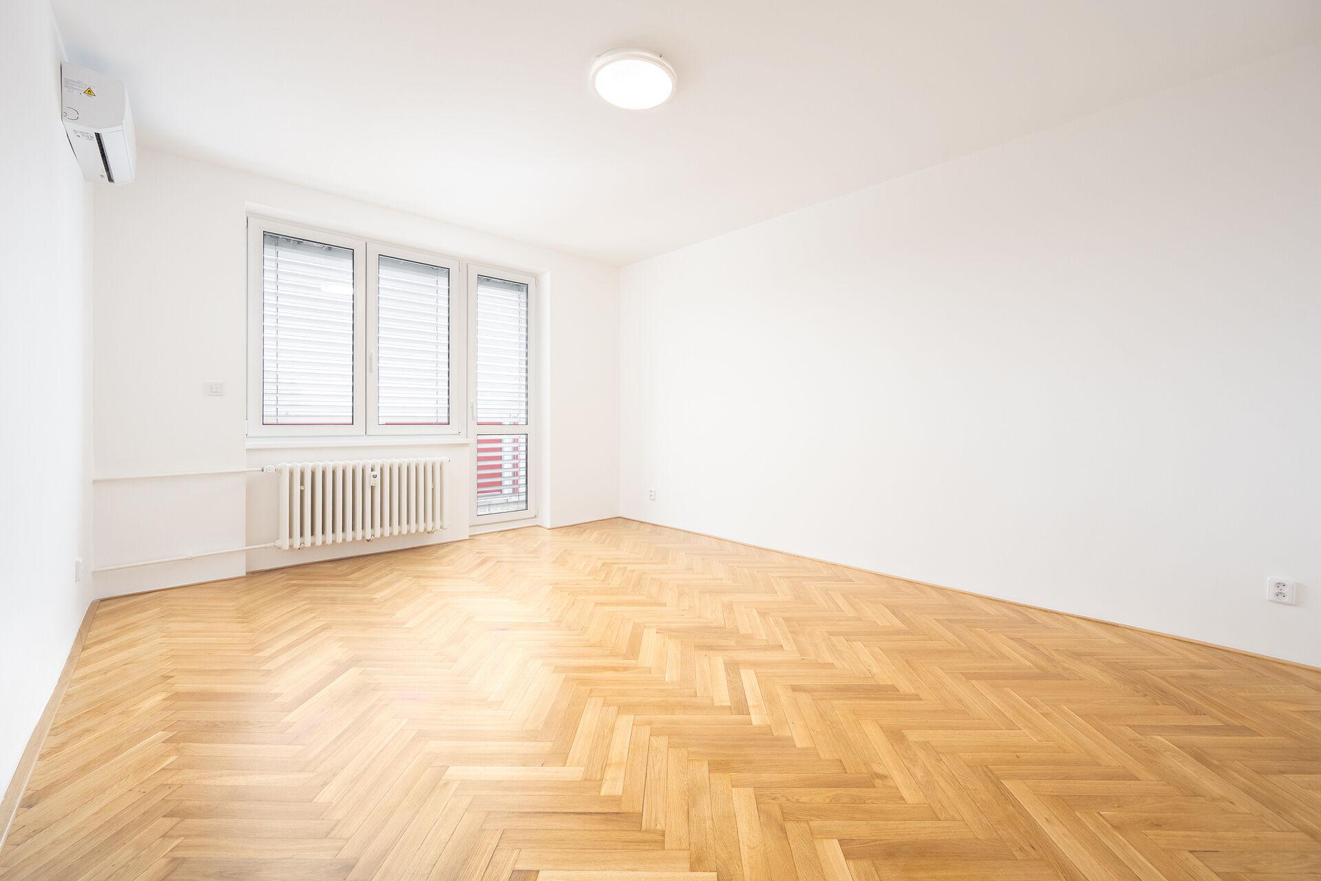 Prodej bytu 1+1 s balonem 38 m², Svatopluka Čecha, Královo Pole