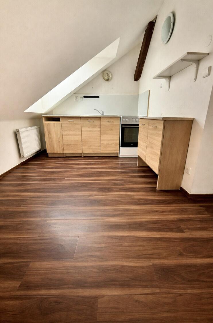 Pronájem podkrovního bytu 2+kk v Bučovicích, ul.Ždánská